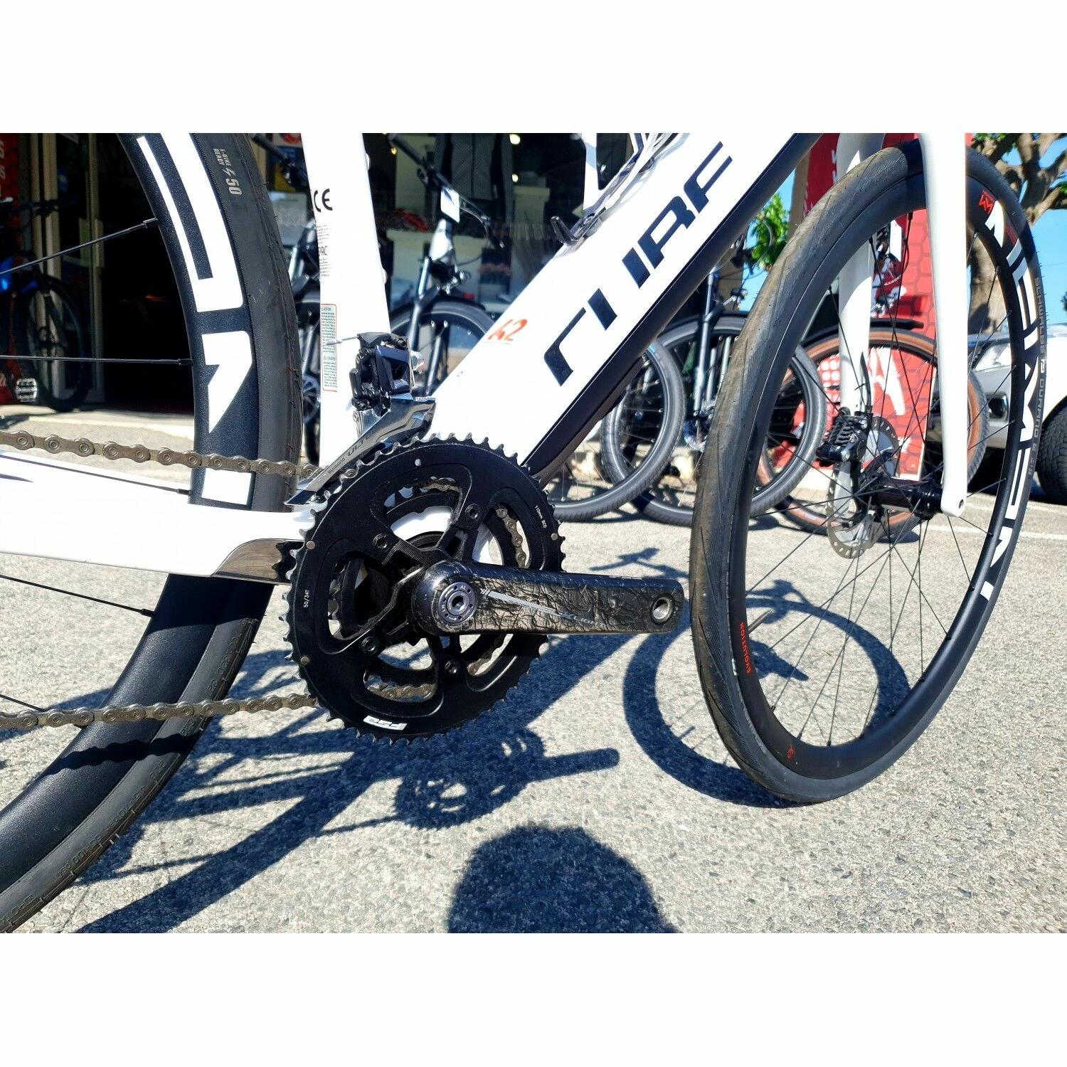 Vélo De Route électrique Cube - 56 - 700c 6 Vélo De Route électrique Cube - 56 - 700c – Image 6