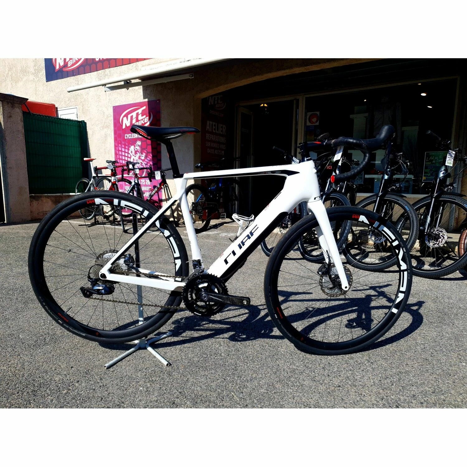 Vélo De Route électrique Cube - 56 - 700c 1 Vélo De Route électrique Cube - 56 - 700c